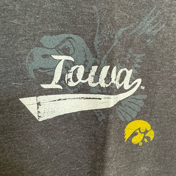 ESPN Iowa Hawkeyes scoop neck tee shirt top size XLarge- dark Heather grey - Picture 3 of 6